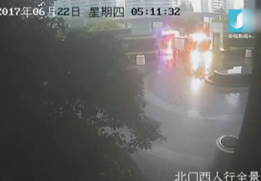 美国非,农报告道出打工人的焦虑 华尔街的赚钱机器却照旧轰鸣