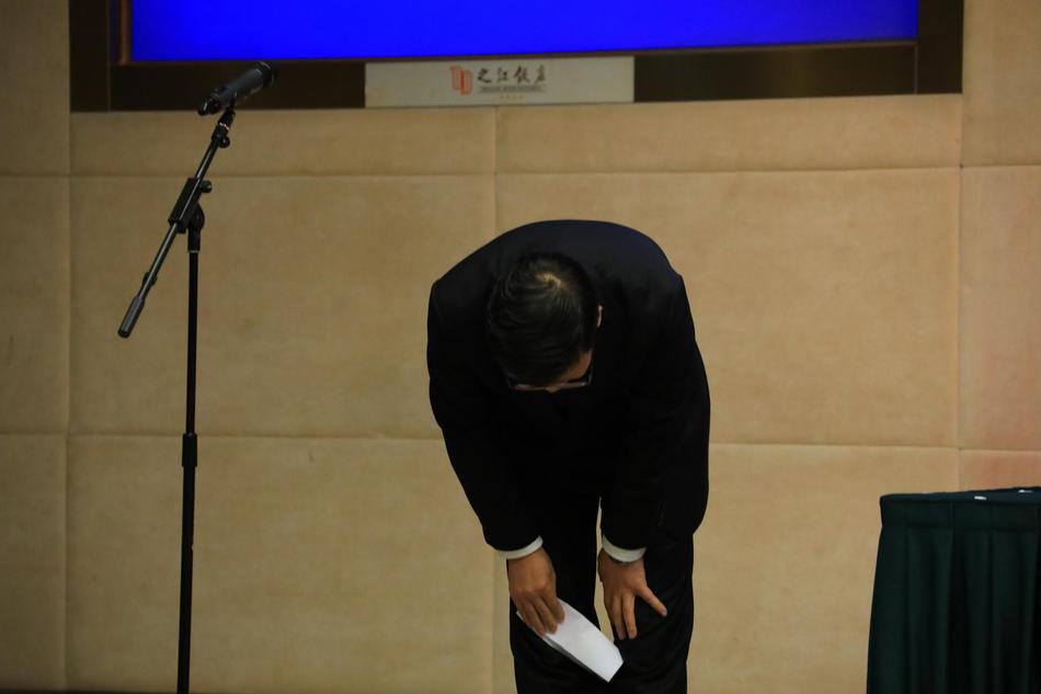 旋极信息;：公司股价受宏观经济等多重因素影响