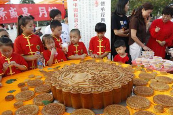 深圳福田近海区域出现“水龙卷”，多位市民拍到！