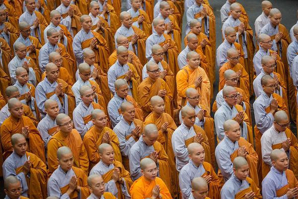 赣锋锂业(‘0’1772.hk!)绩后高开逾7%