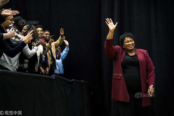 美多,家航司延长航班削减计划，政府停摆余波未平