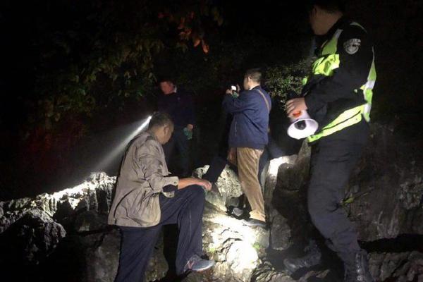 哈兰德在美国买了只填充浣熊