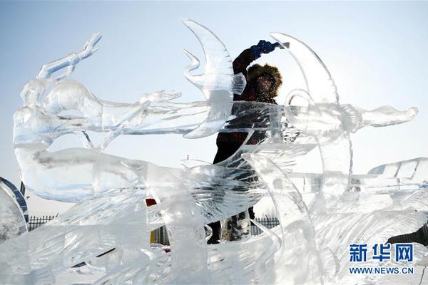 半.导体“非典型内卷”：高质量产能紧缺与低水平竞争过剩