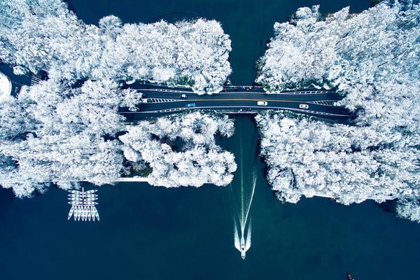 奕东电?子：拟收购!深圳冠鼎51%股权