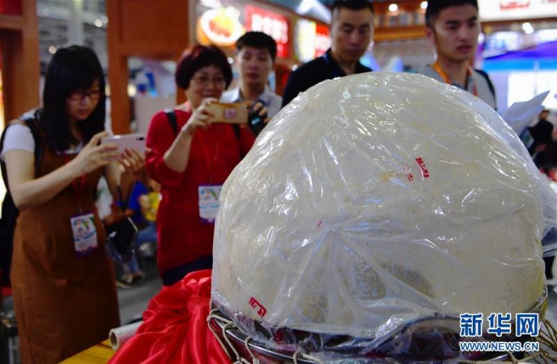 万辰集团：控股股东{福}建农开发解除质押700万股，质押清零,